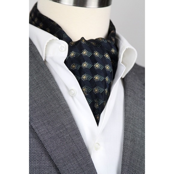 burberry ascot tie